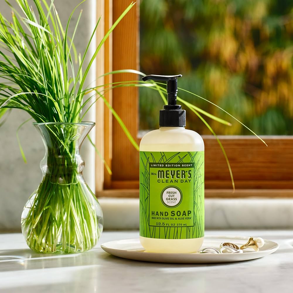 Mrs. Meyer’s Hand Soap Fresh Cut Grass