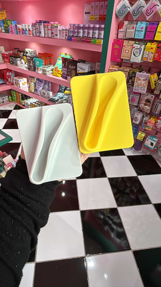 Lip Holder